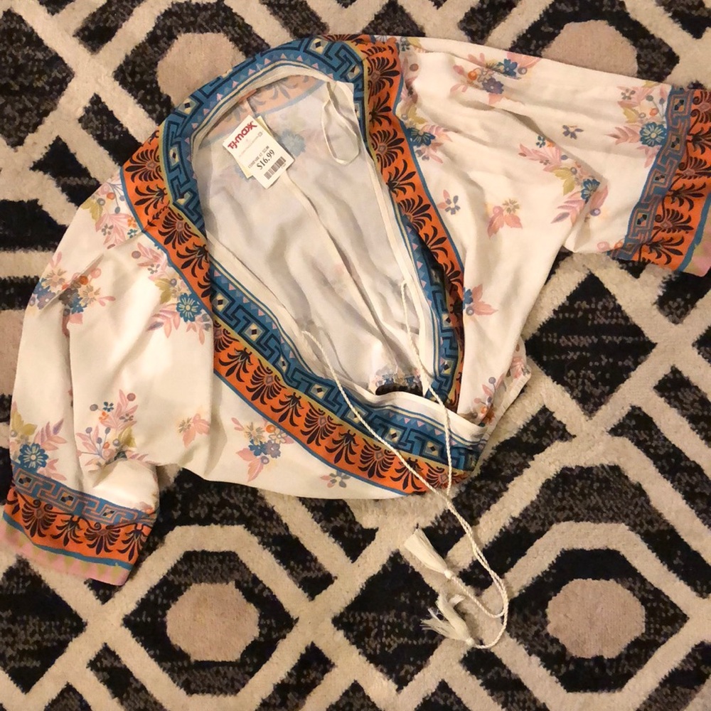Blouse never worn
